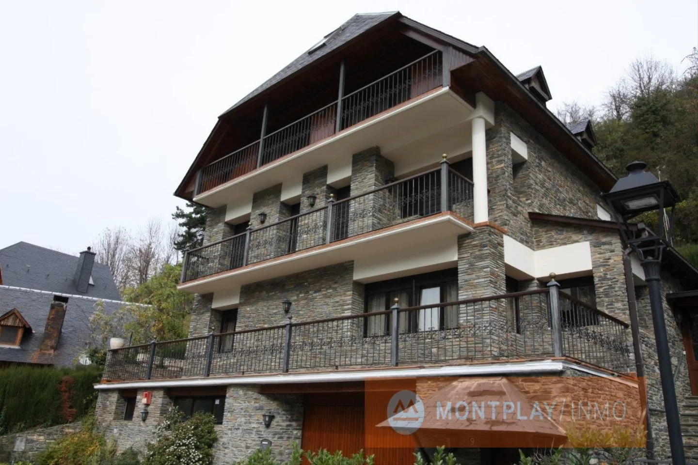 Eight-bedroom chalet with garden and views