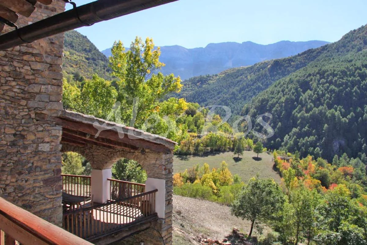 Masía near Andorra with five bedrooms