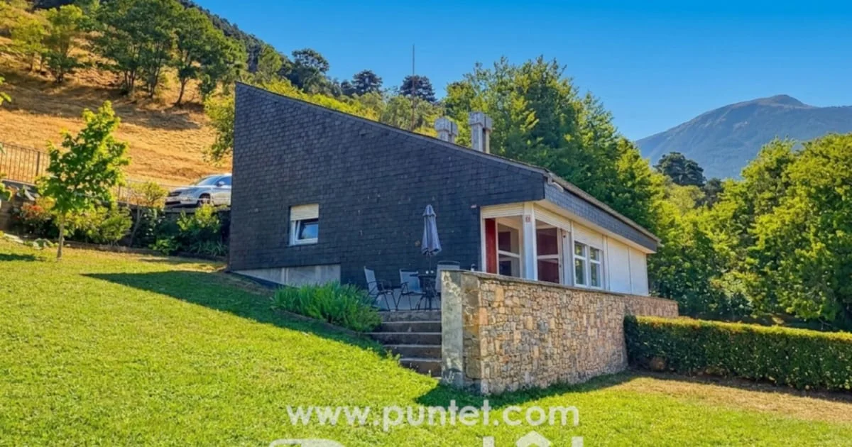 Casa con potencial urbanístico en Mont