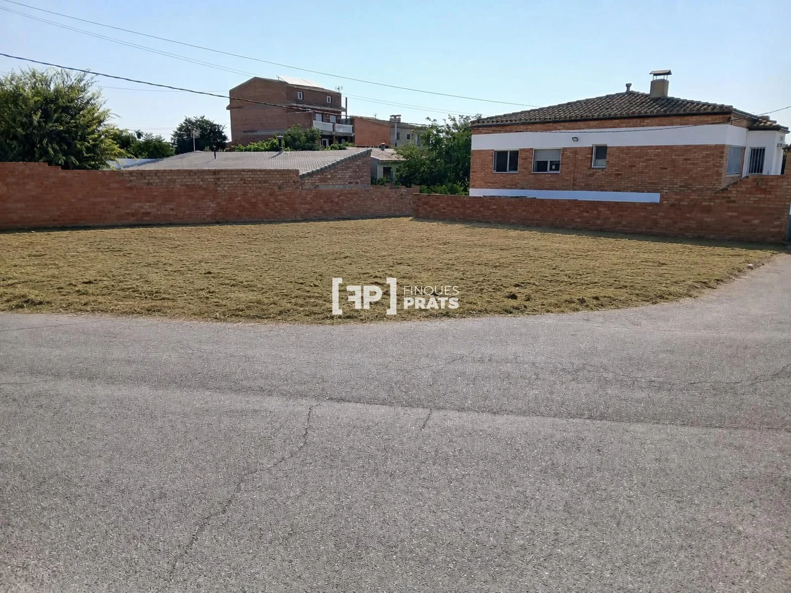 Urban corner plot in Balaguer