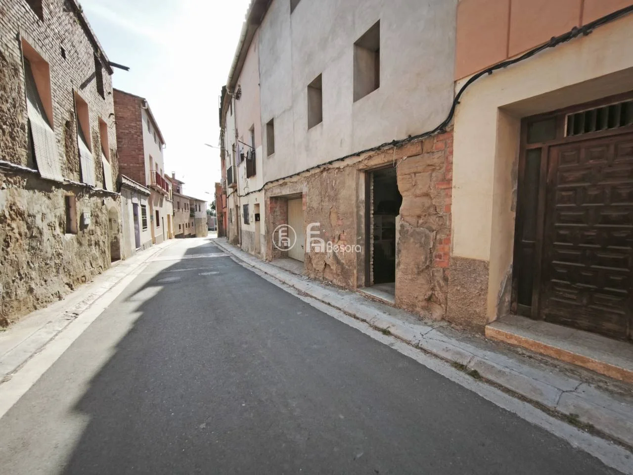 Three-storey renovation house in Térmens