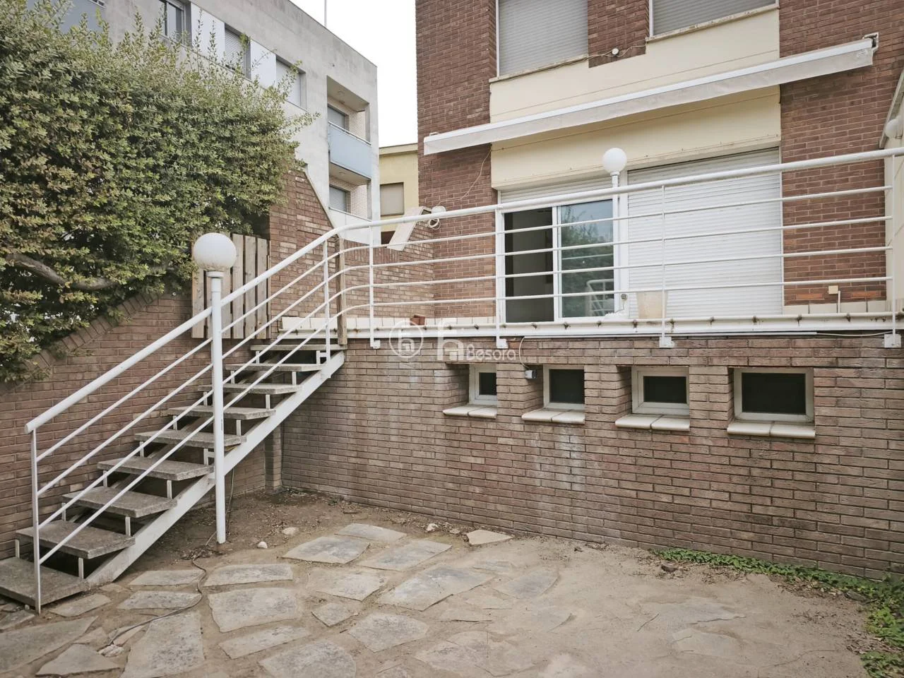 Three-floor townhouse with four bedrooms