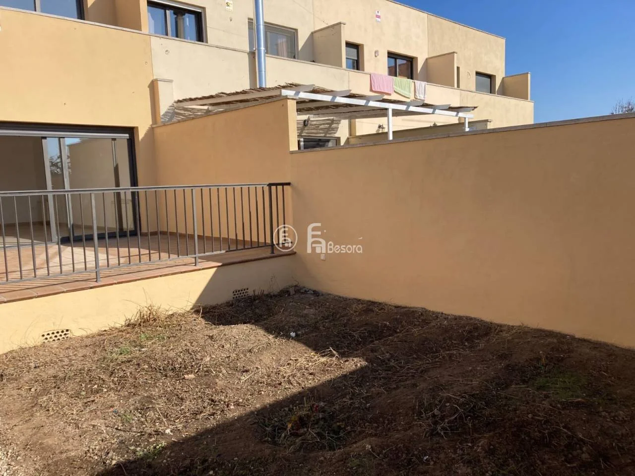 Semi-new townhouse in El Poal