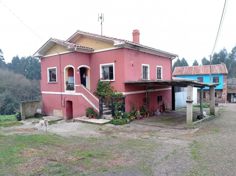 Casa para reformar con finca de 11.600 m²