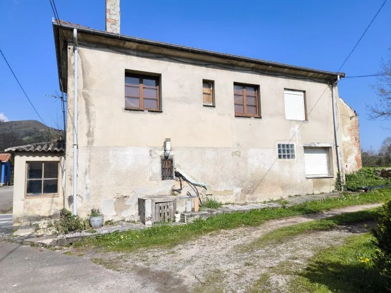 Casa para reformar con parcela de 21.500 m²