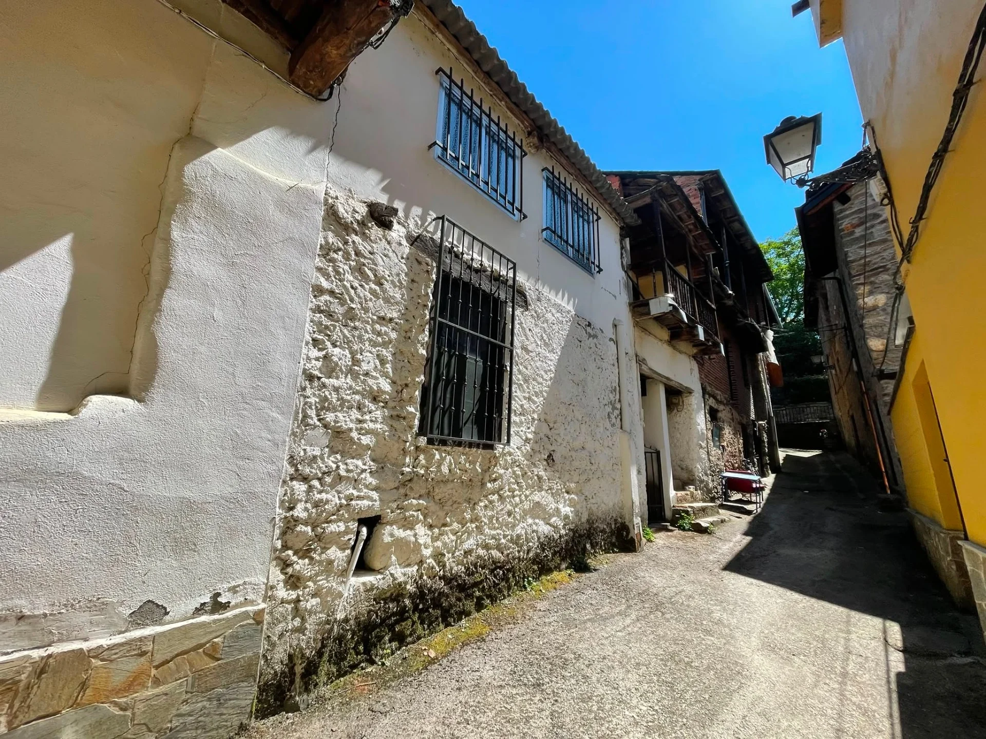 Casa rural con 27.000 m² de parcelas
