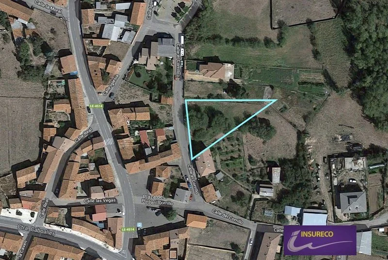 Parcela urbana en Lorenzana, fachada de 24 m