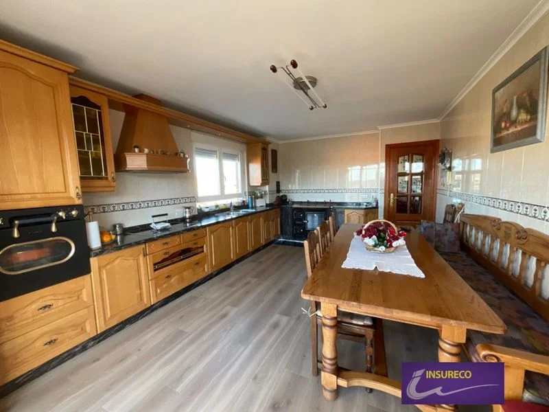 441 m² house with stables