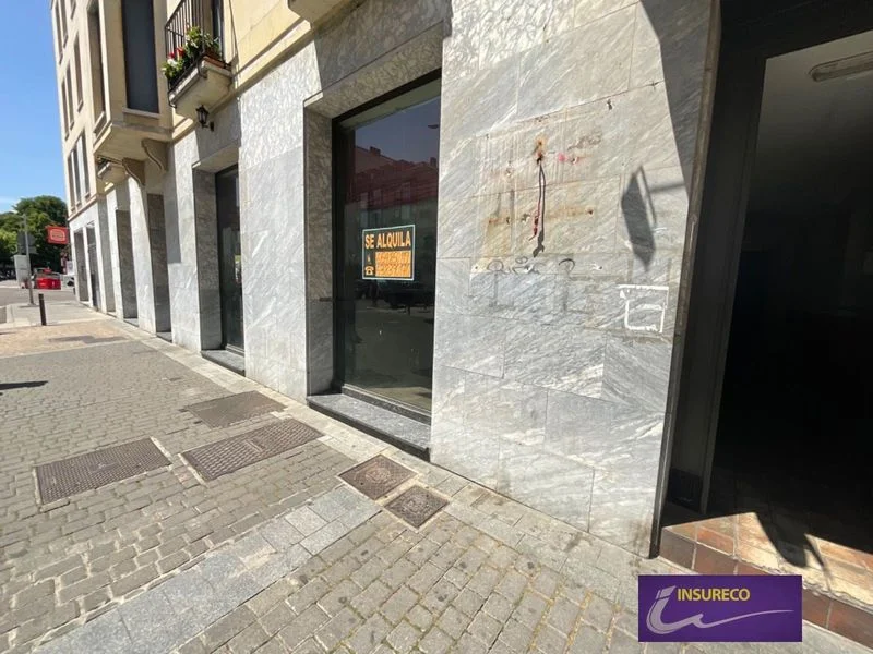 Commercial premises with bar setup