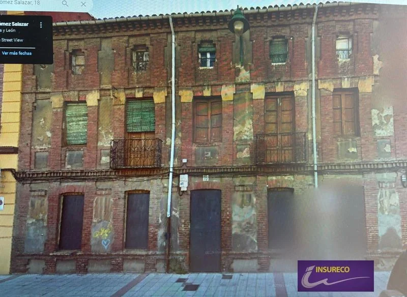 Edificio para rehabilitar junto a Renfe