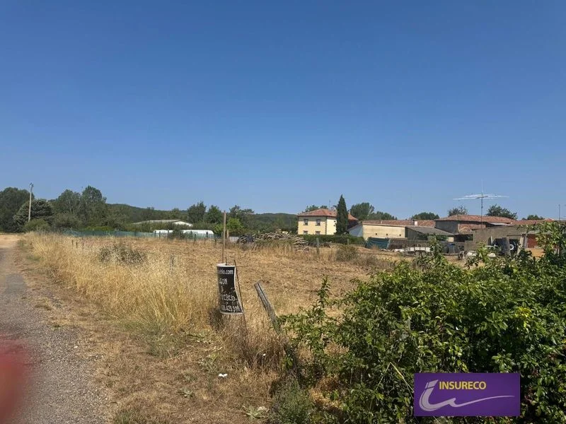 Parcela urbana en Cerezales, 2.000 m²