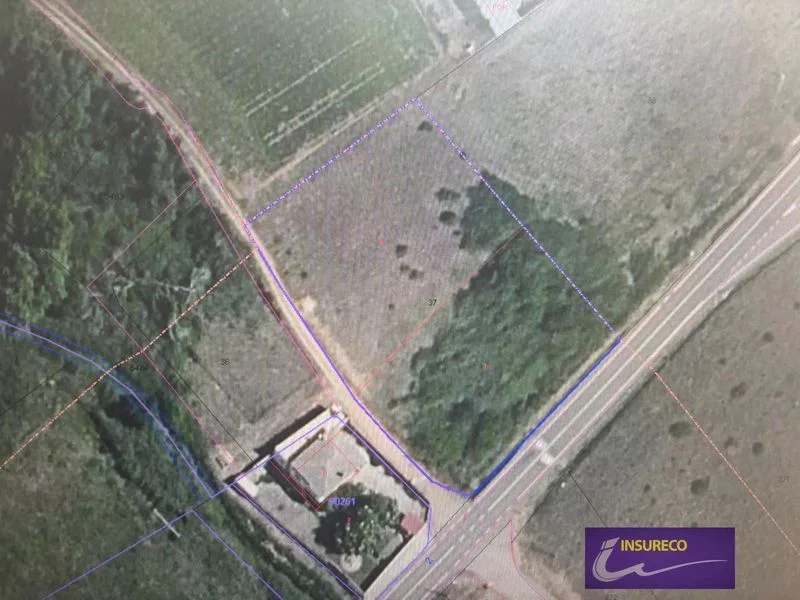 Mixed-use plot near Valdevimbre