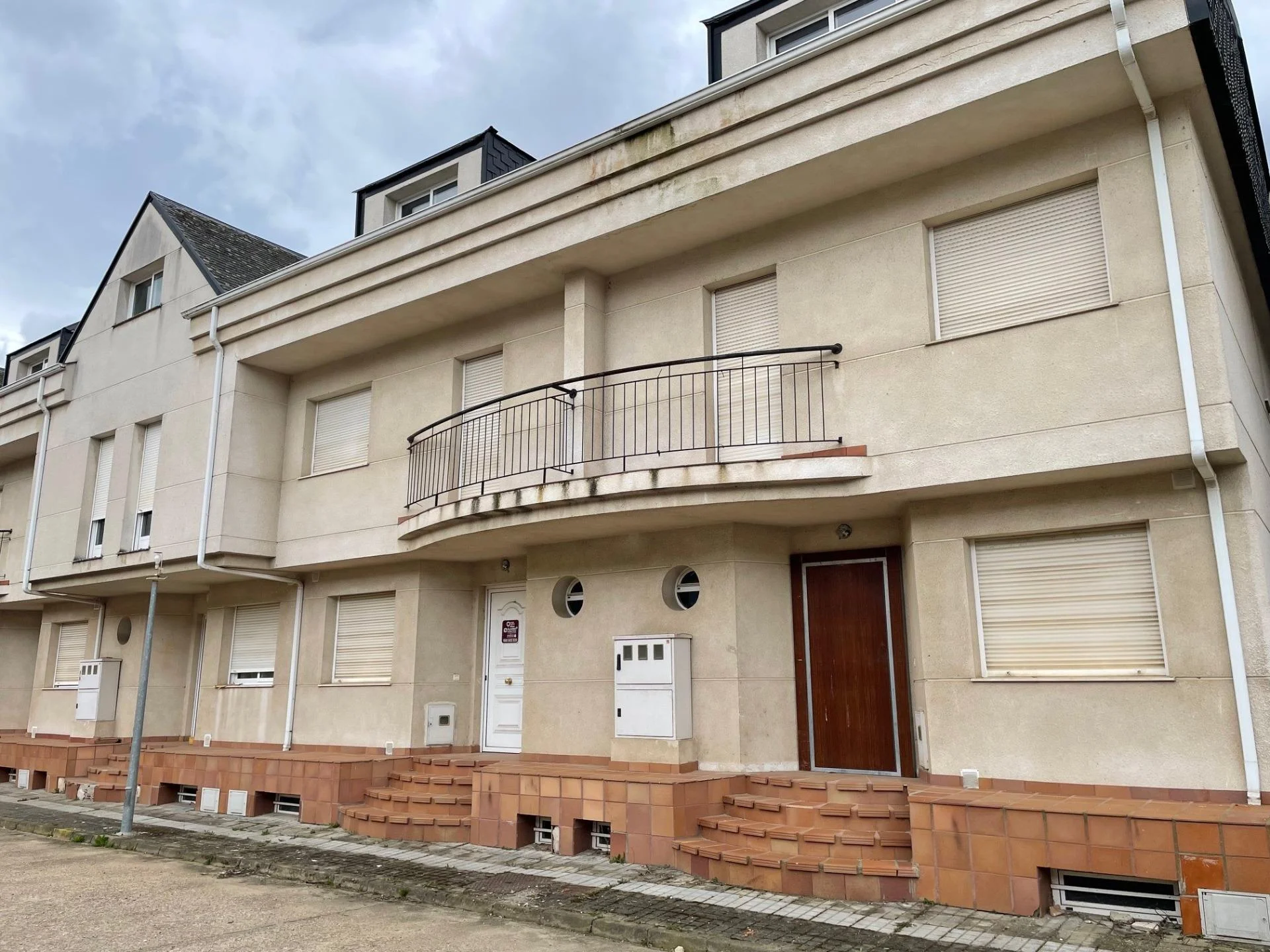 Move-in townhouse with three bedrooms