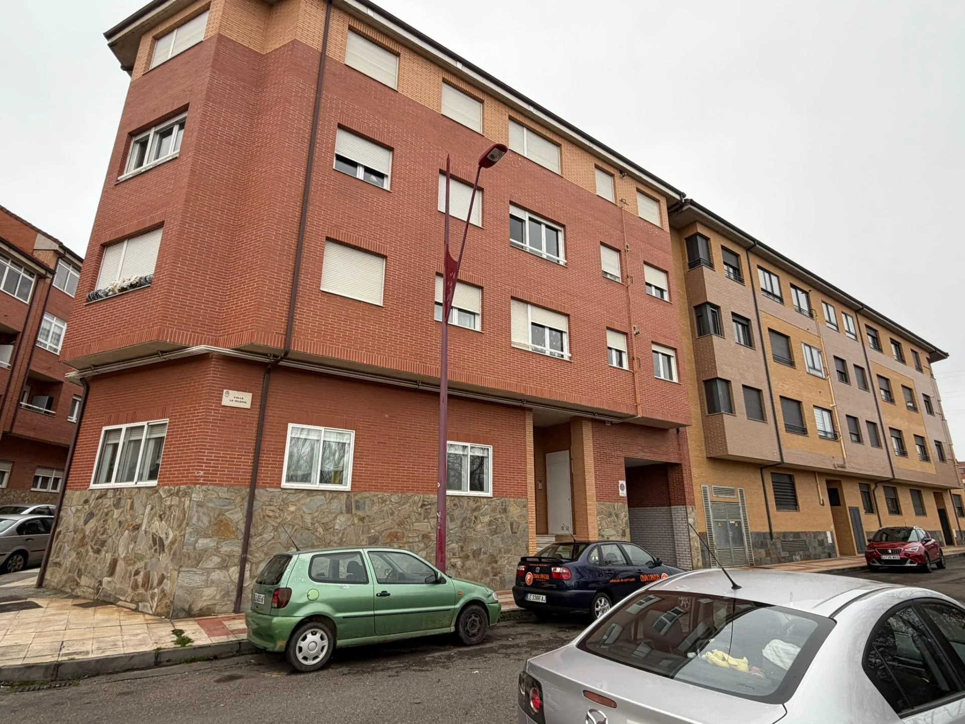 Apartamento en Trobajo con parking, 82 m²