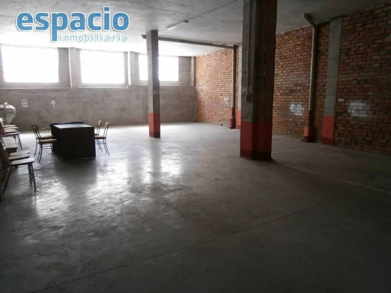 Local comercial de 320 m² en Ponferrada