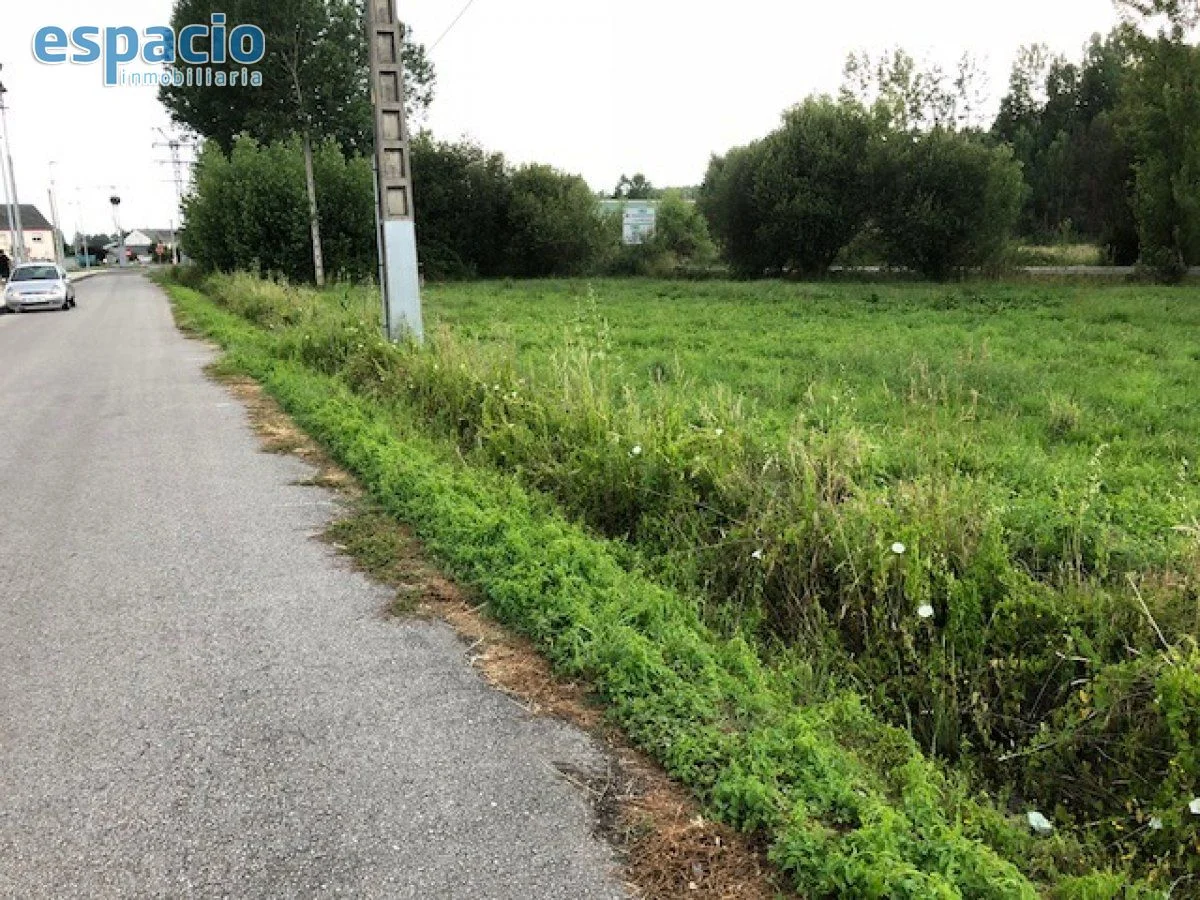 Parcela urbana en Columbrianos de 1.404 m²