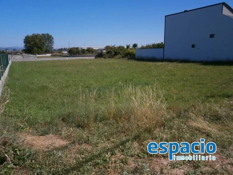 Parcela urbana en Ponferrada, 2.280 m²