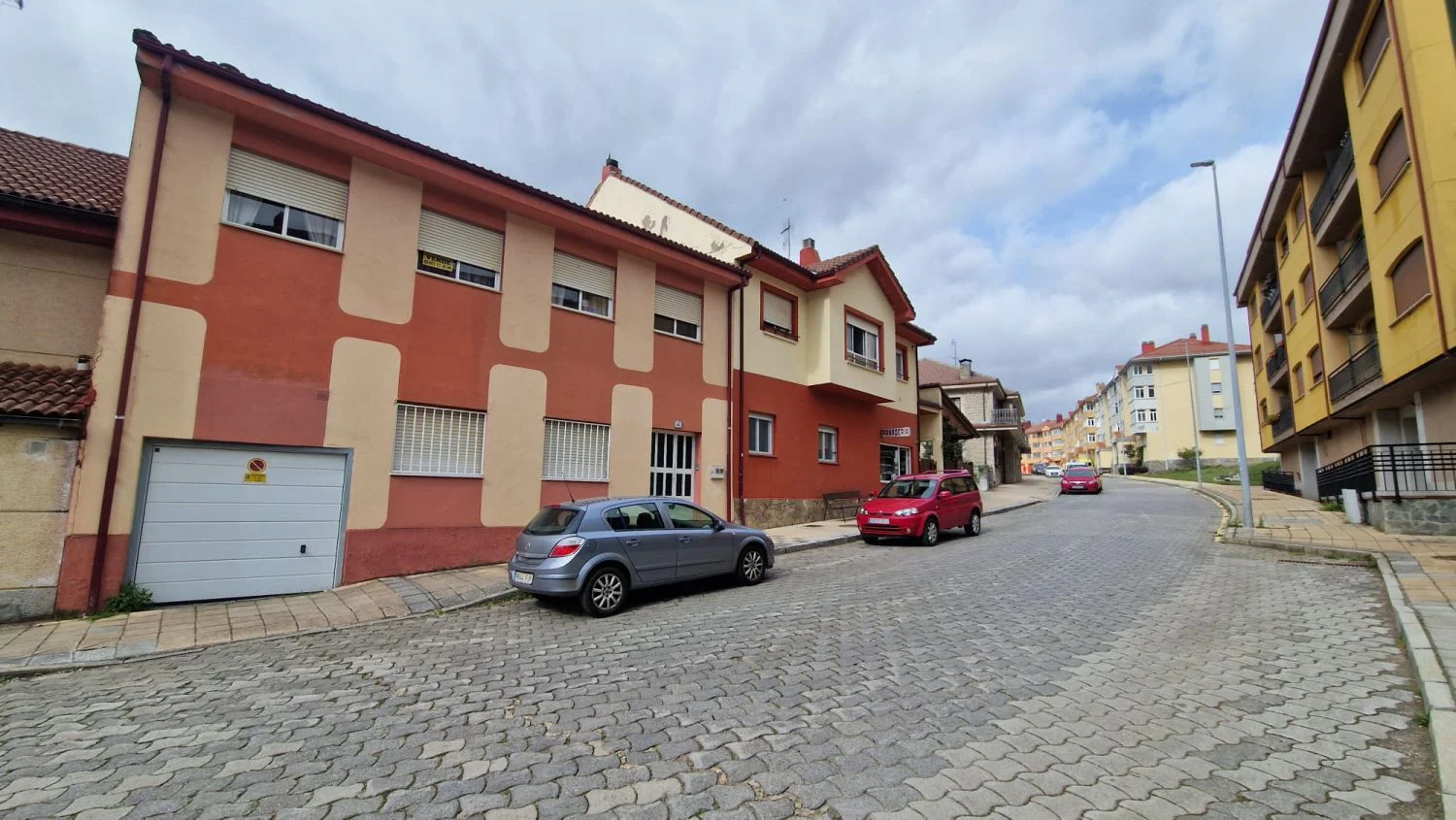Riaño village house, 6 bedrooms