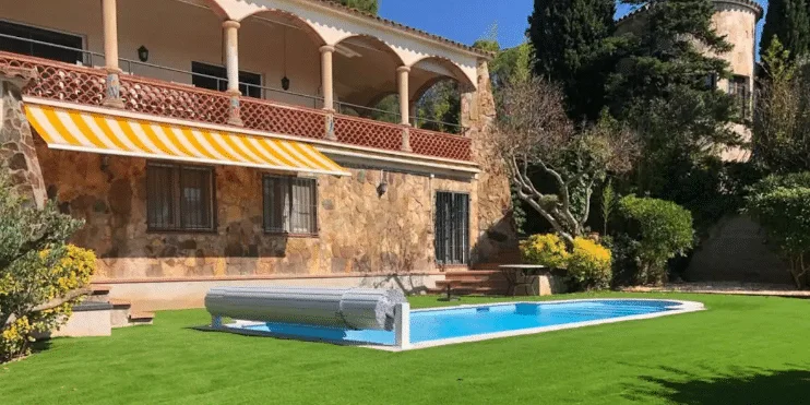 Five-bedroom Pals villa with pool