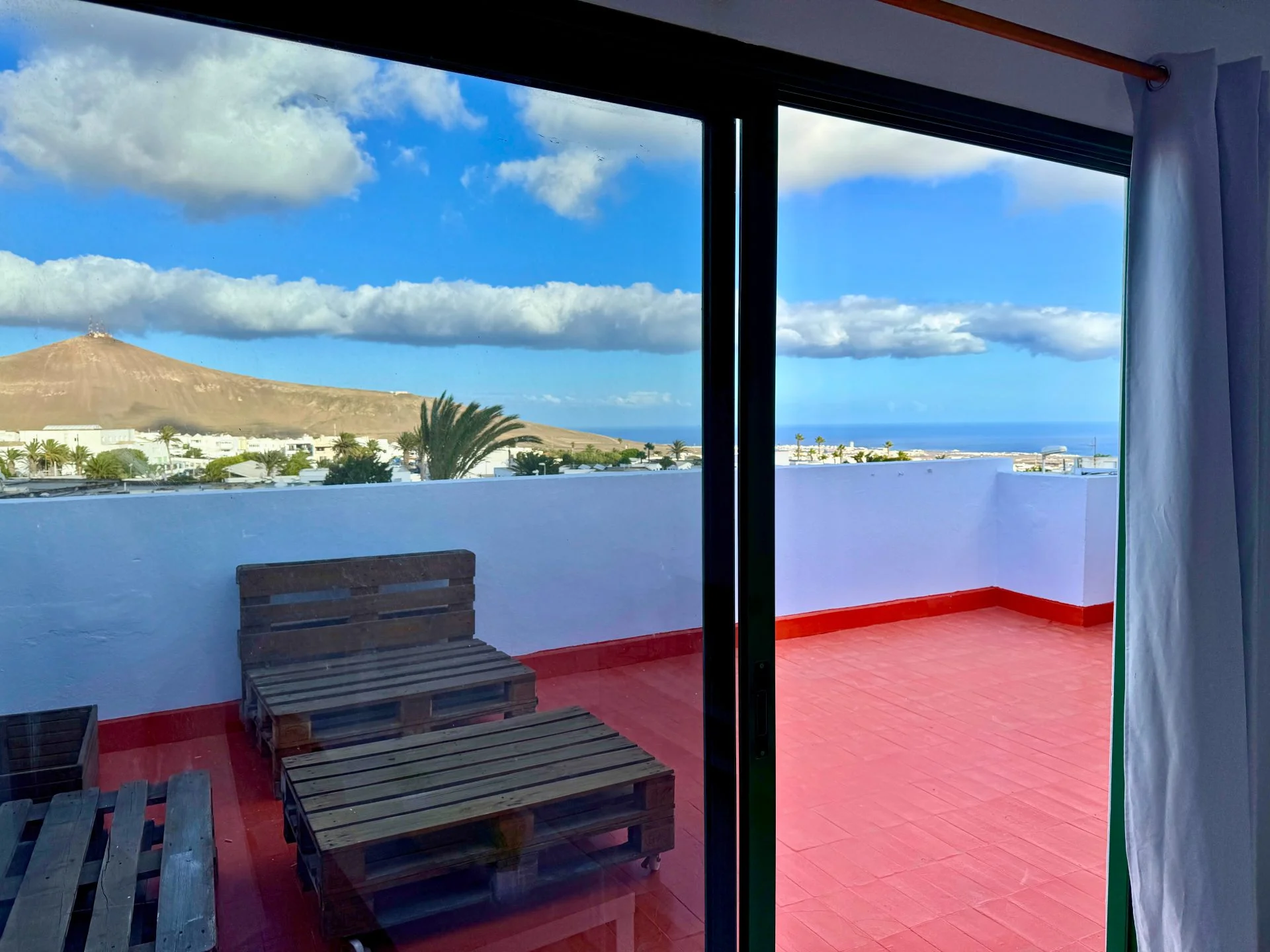 Ático con vistas al mar y terraza de 30 m²