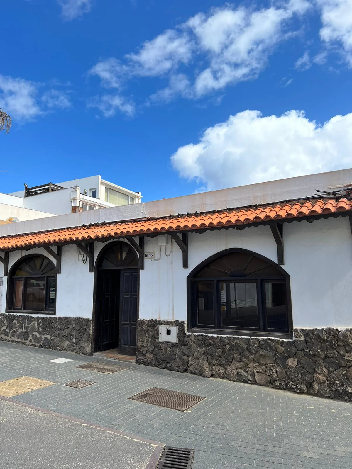 Local de restauración junto a la playa