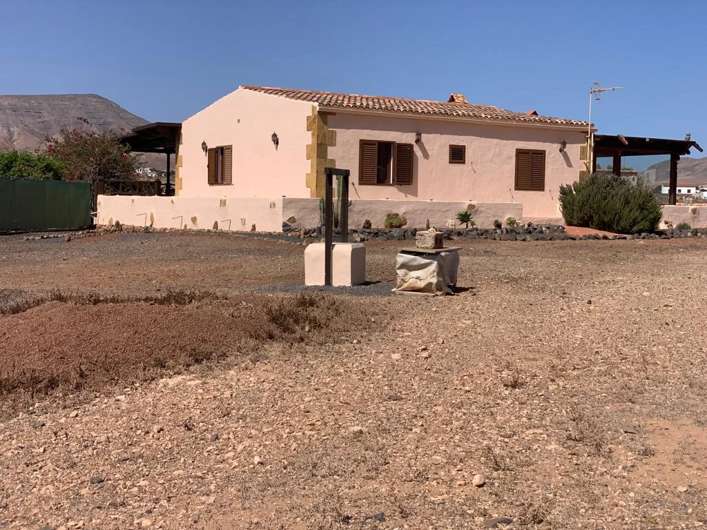 Villa rural con parcela de 32.000 m²