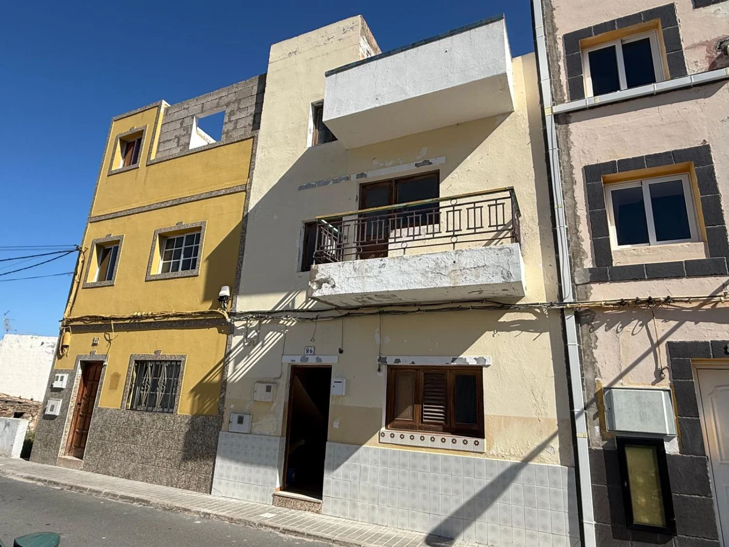 Four-bedroom townhouse in La Aldea