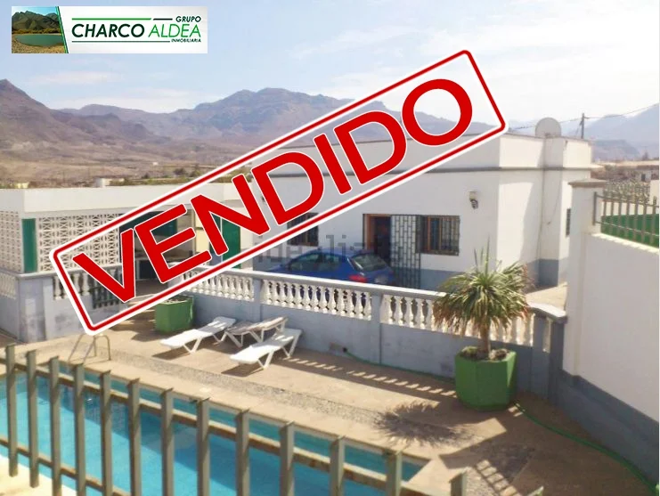 Detached chalet near beach, 4 bedrooms