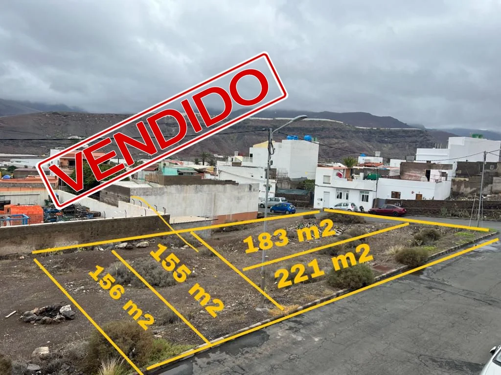 Solar urbano en Los Espinos, 221 m²