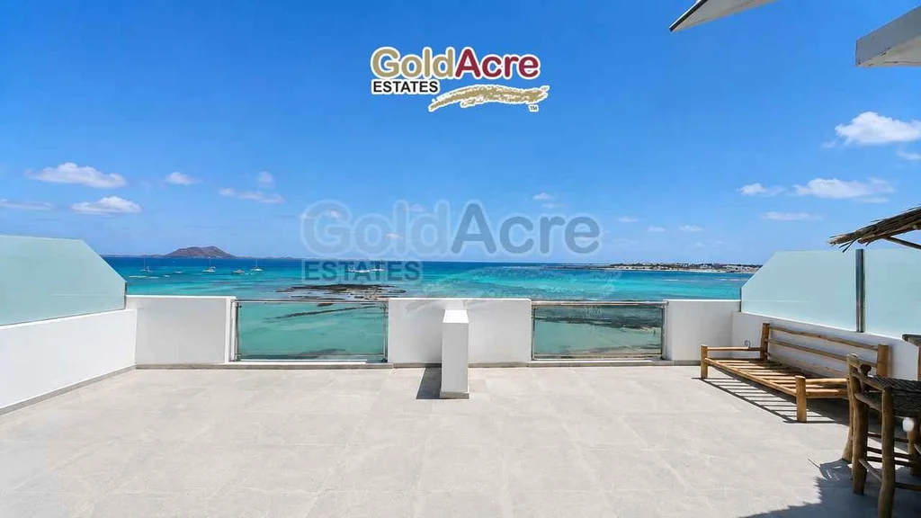 Seafront Corralejo penthouse, 3 bedrooms