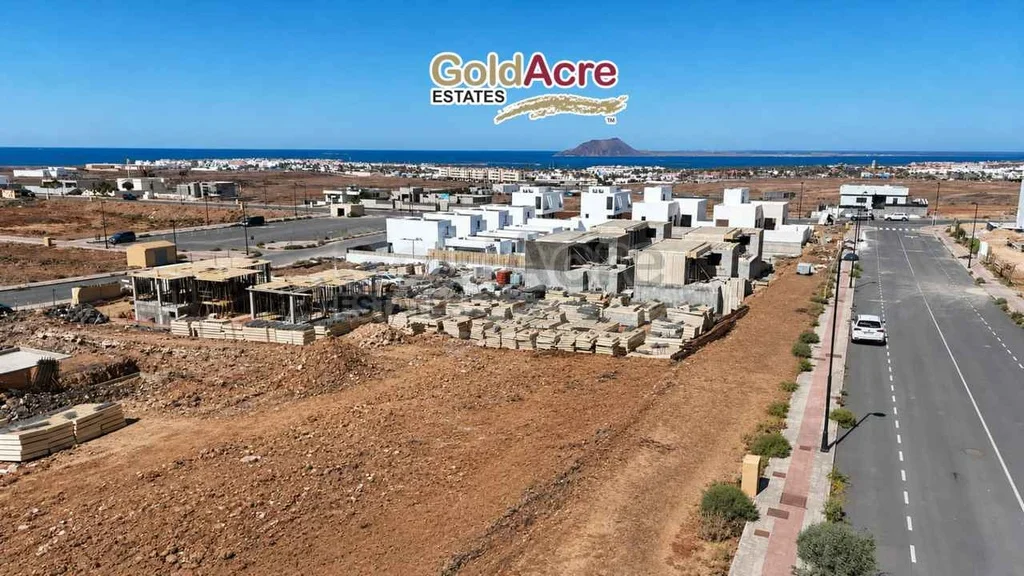 Parcela urbana en Corralejo con proyecto autorizado