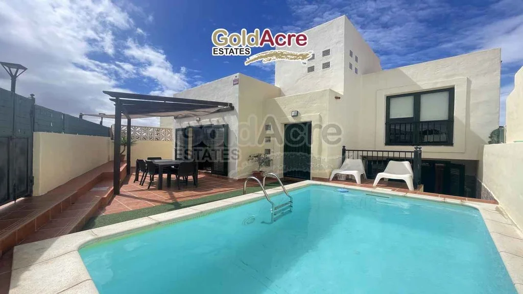 Villa de tres dormitorios con piscina privada
