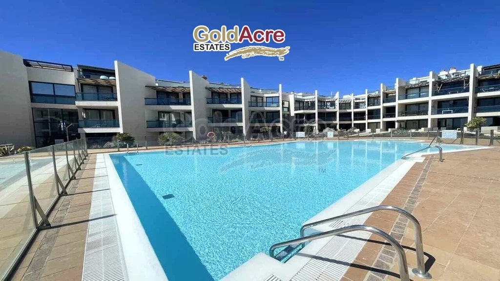 Dúplex frente al mar con dos apartamentos
