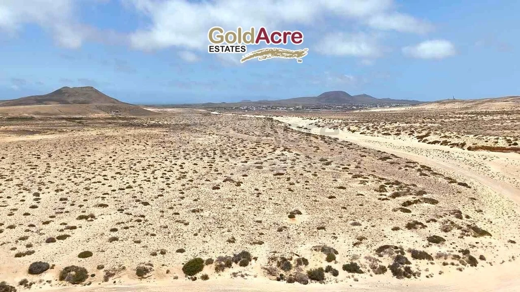 Parcela rústica en Lajares con vistas
