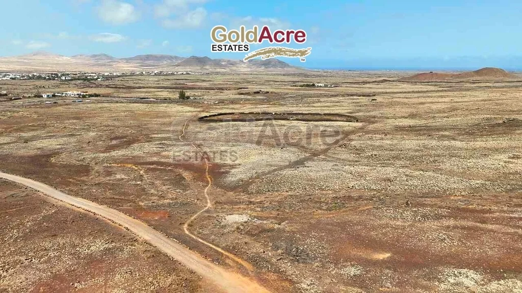 Parcela rústica en Lajares con vistas