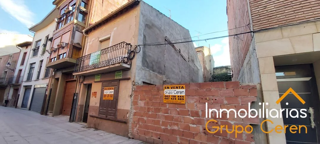 Two urban plots in historic centre
