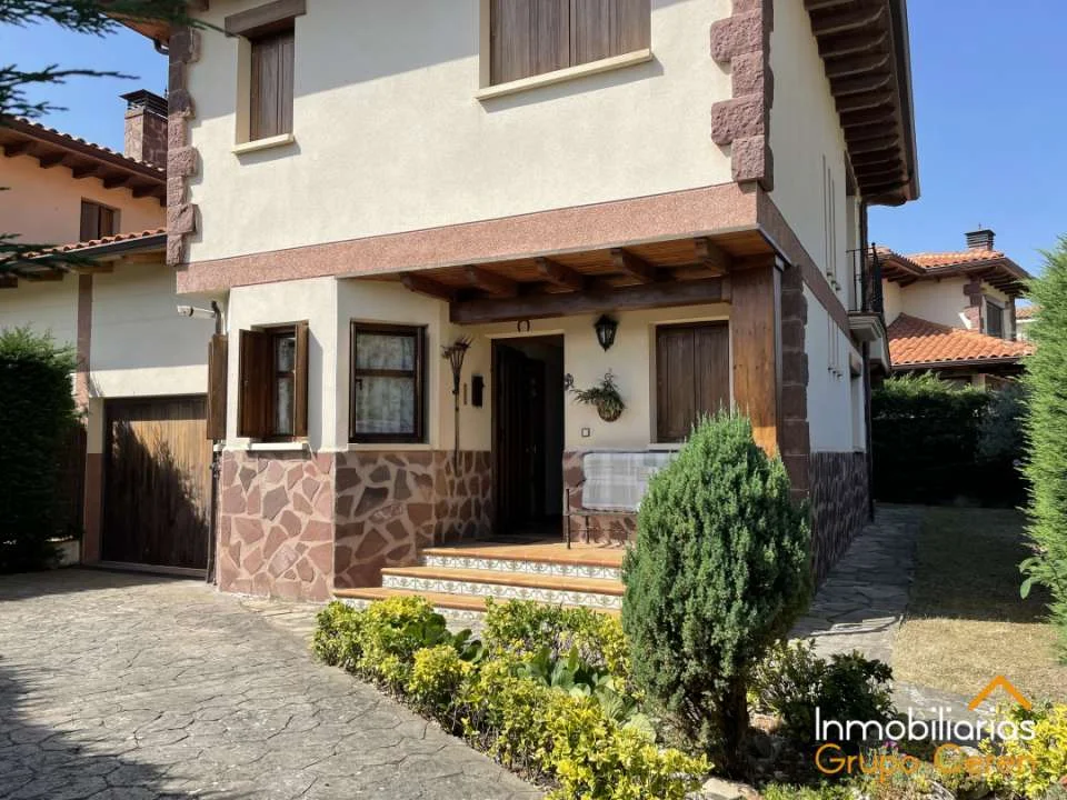 Four-bedroom chalet with views in Ezcaray
