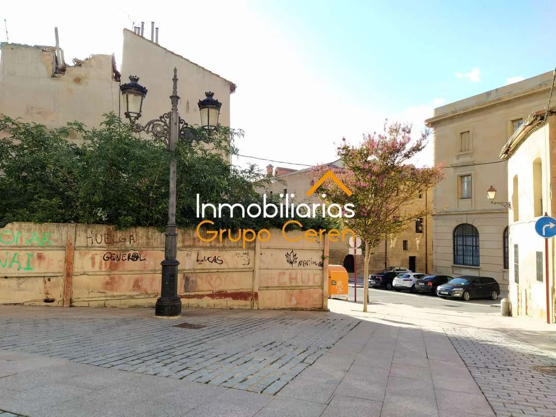 Solar urbano céntrico en Haro, 136 m²