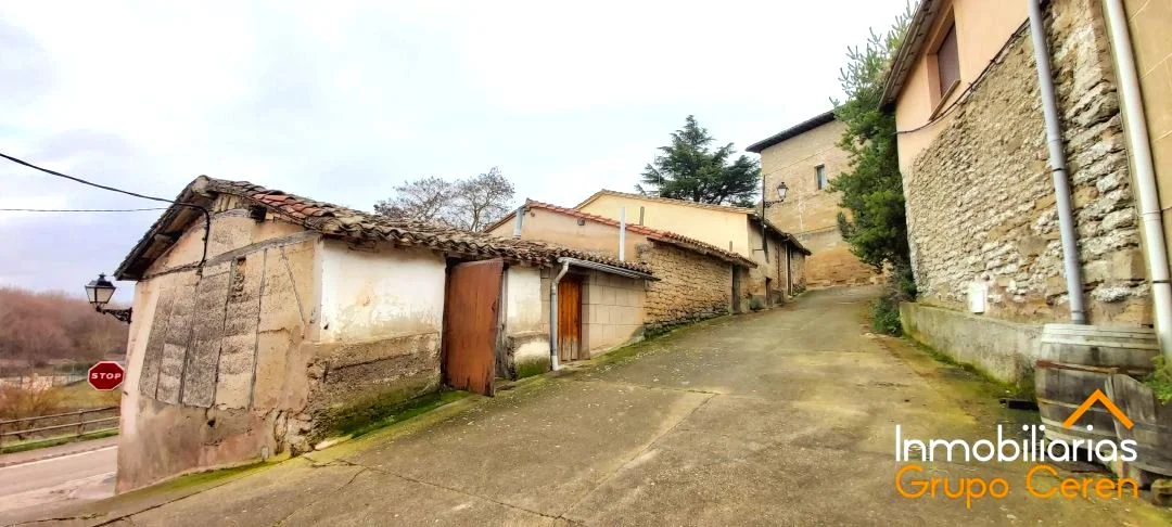Tormantos wooden local, 29 m² renovation