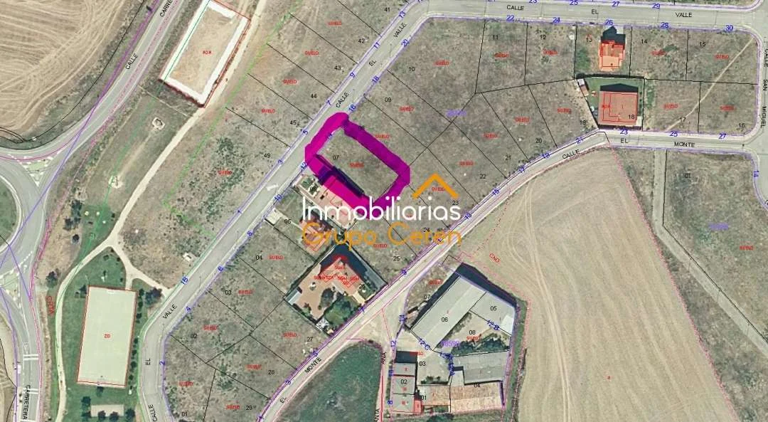 Parcela urbana de golf con 201 m² edificables