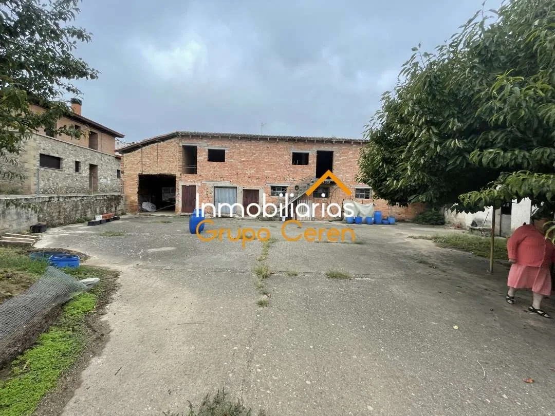 Edificio urbano de 667 m² en Rioja