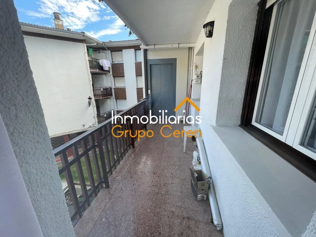 Three-bedroom flat in Ezcaray centre