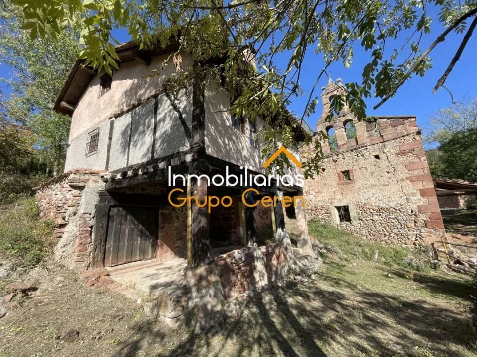 Casa para rehabilitar en Turza, cuatro dormitorios