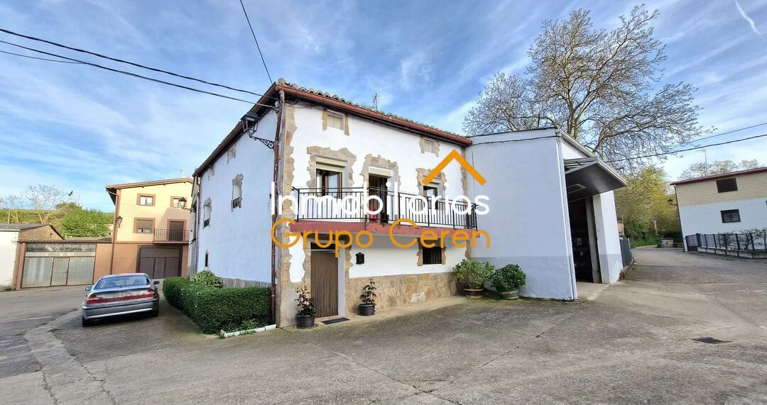 Casa de tres dormitorios junto al valle riojano