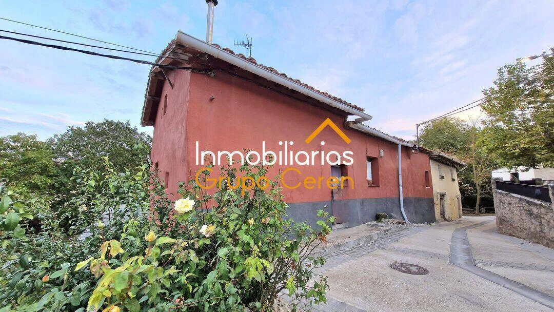 Historic rural house with 746 m² land