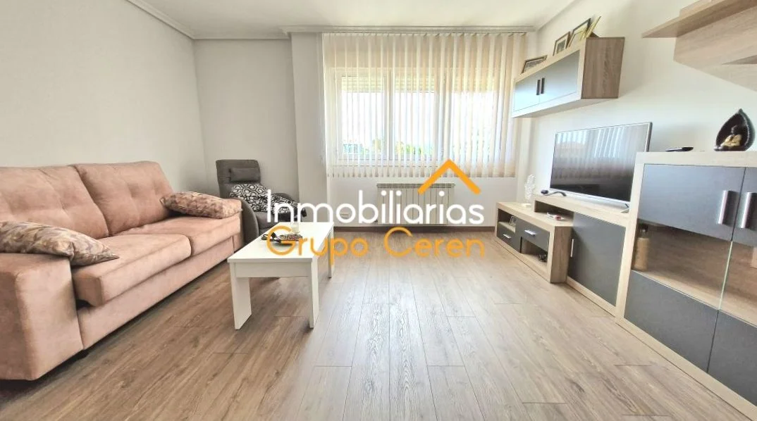 Vivienda reformada en Grañón con piscina