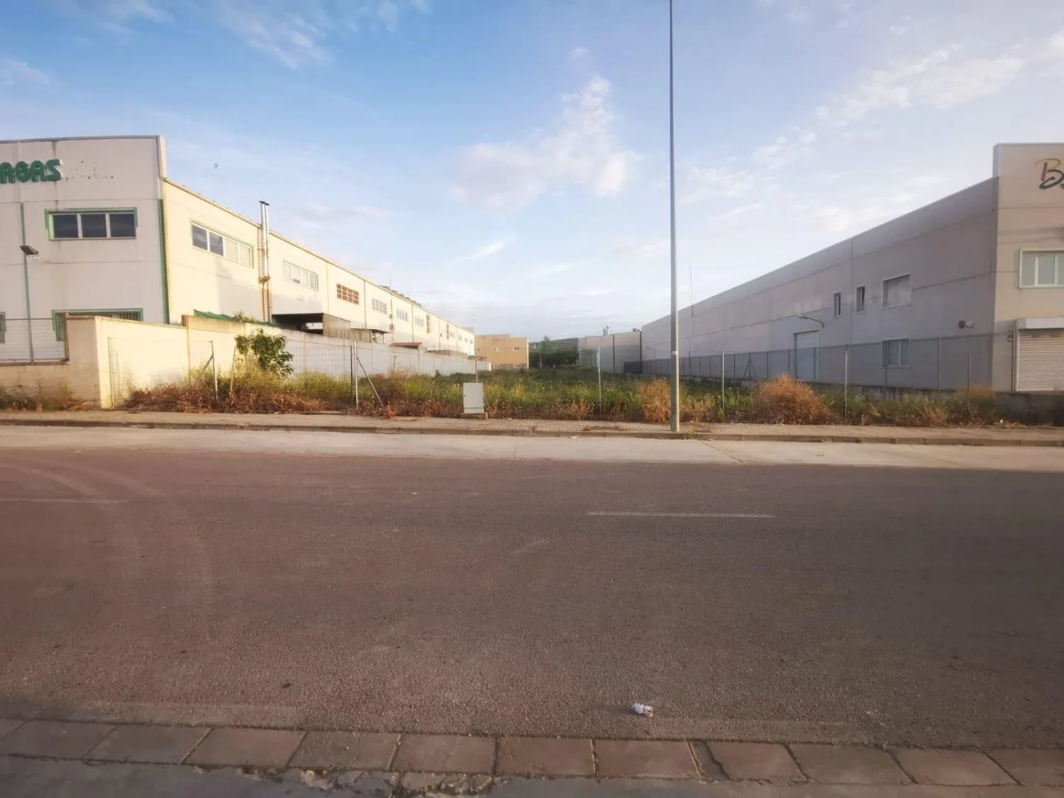 Parcela industrial en Lucena, 2269 m²