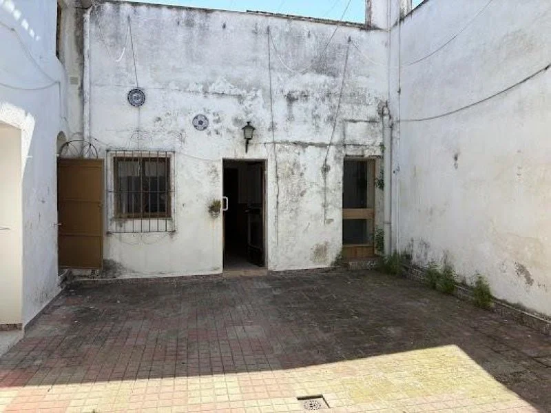 Large Adamuz house with eight bedrooms