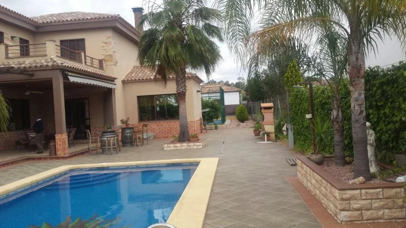 Luxury La Carlota chalet, 5 bedrooms
