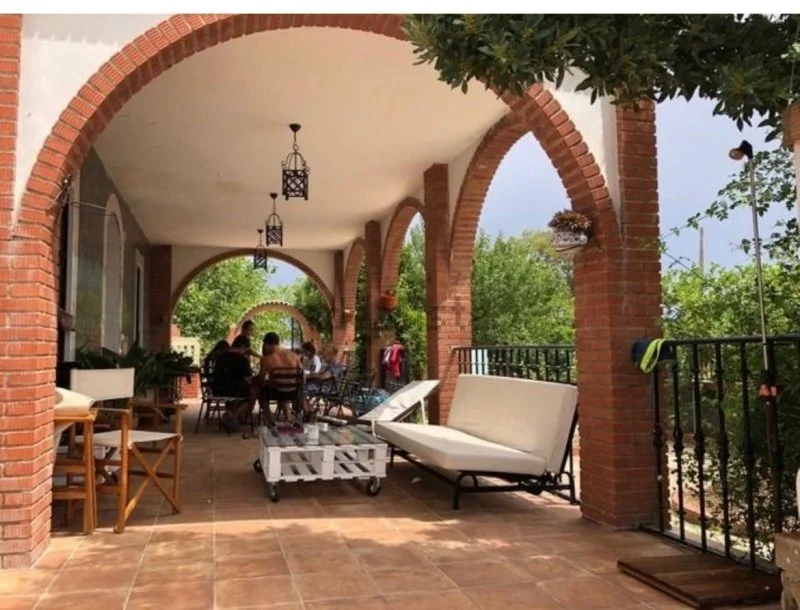 Rural estate with 10-hectare plot